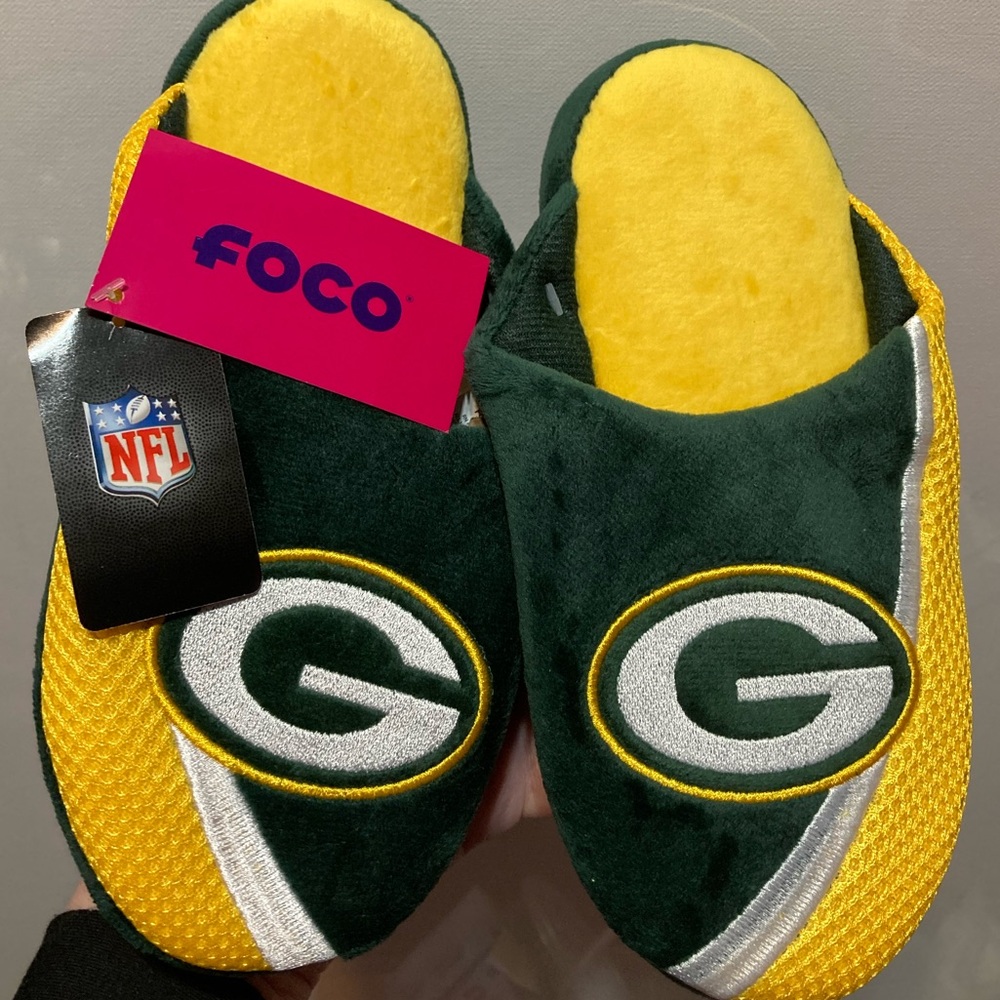 NWT Green Bay Packers House Slippers Youth Large 5-6 by NFL FOCO 13042